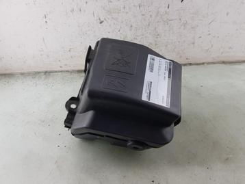 BOITIER FUSIBLES Dacia Duster (SR) (01-2017/03-2024), Utilisé, Dacia