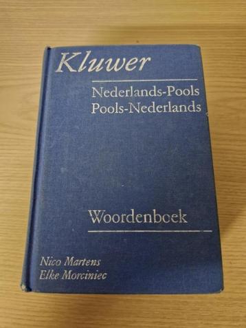 Pools leren, 2 woordenboeken en 1 grammaticaboek beschikbaar voor biedingen