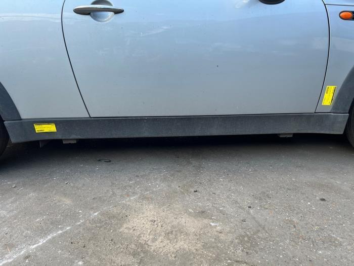 Zijskirt rechts van een Mini Cooper (900/7), Auto-onderdelen, Carrosserie, Mini, Gebruikt, 3 maanden garantie, Ophalen of Verzenden