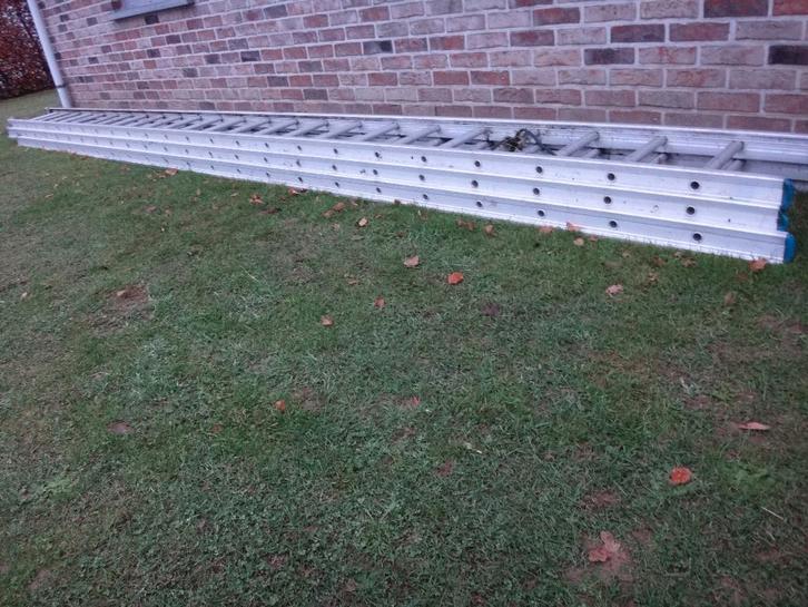 Echelles perfecty, Bricolage & Construction, Échelles & Escaliers, Utilisé, Échelle, 4 mètres ou plus, Pliable ou rétractable/escamotable