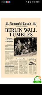 Berlin Wall Tumbles, Verzamelen, Posters, Ophalen of Verzenden, Zo goed als nieuw