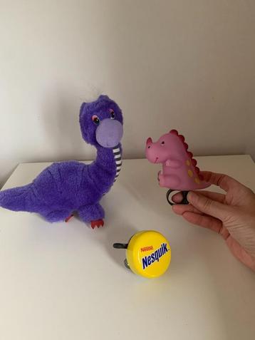 fietsbel Dinosaurus + knuffel , Nesquik + t-shirt beschikbaar voor biedingen
