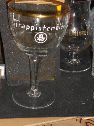 Bierglas.Westmalle .Trappistenbier.Geslepen .5 Lelies beschikbaar voor biedingen