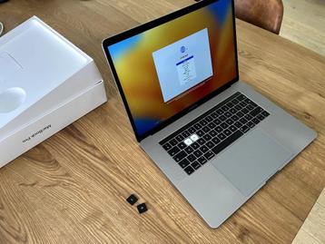 Apple MacBook Pro 15-inch 2017 met Touch Bar