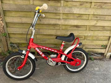 Vintage hoogrijder fiets van de jaren 70 beschikbaar voor biedingen