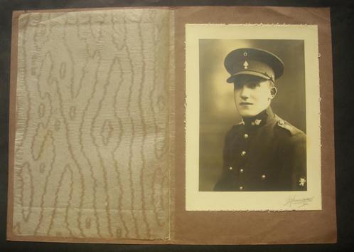 Grenadier belge en tenue porteur du brevet sous-lieutenance, Verzamelen, Militaria | Tweede Wereldoorlog, Landmacht, Foto of Poster