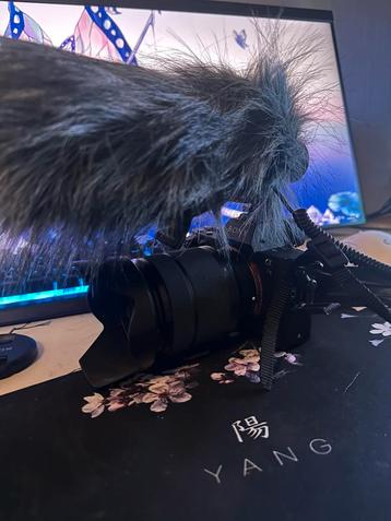 Sony A7II + objectif 28-70mm OSS + accessoires, Enlèvement, Comme neuf, Sony