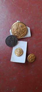 Boutons US, Enlèvement