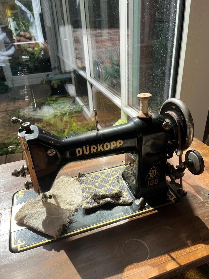 Dürkopp vintage naaimachine met handleiding, Antiek en Kunst, Antiek | Naaimachines, Ophalen