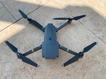Drone DJI Mavic Pro - 3 batteries + sac à dos - Peu utilisé, Comme neuf, Enlèvement, Quadricoptère ou Multicoptère, Avec caméra