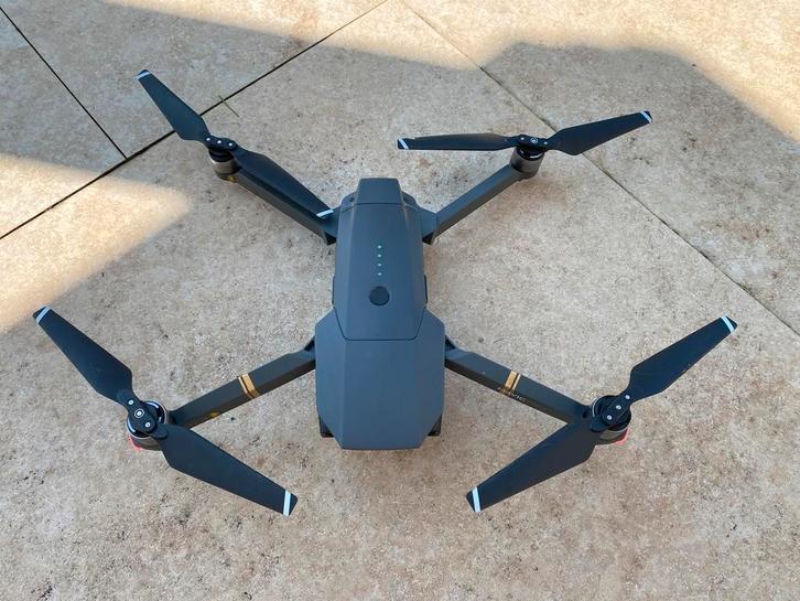 DJI Mavic Pro Drone – 3 Batterijen + Rugzak –Weinig Gebruikt, Hobby en Vrije tijd, Modelbouw | Radiografisch | Helikopters en Quadcopters