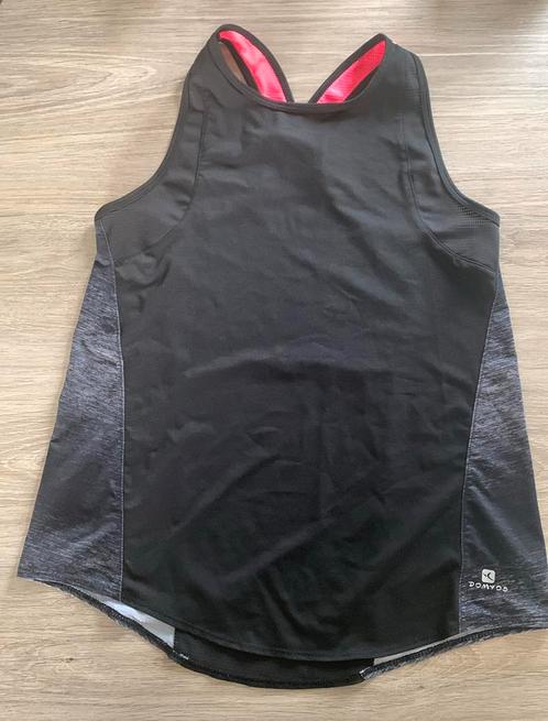 Sporttopje domyos, Kinderen en Baby's, Kinderkleding | Maat 128, Zo goed als nieuw, Ophalen