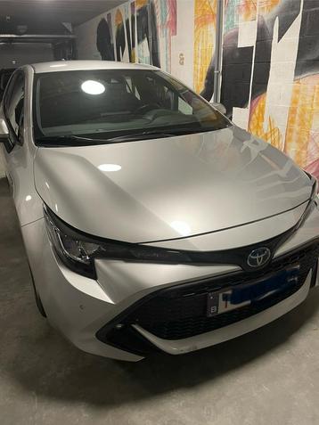 Toyota corolla hybride 2021  disponible aux enchères