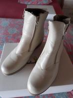 Le cul de la dame blanche - NOUVEAU !! taille 42, Chaussures de danse, Enlèvement ou Envoi, Blanc, Neuf