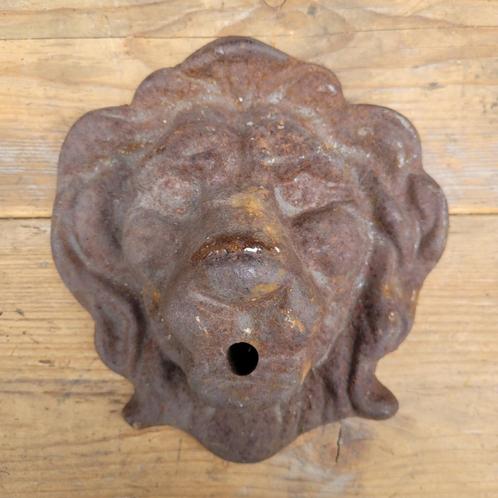 Gietijzeren leeuwen hoofd als waterspuwer wandfontein, Tuin en Terras, Waterpartijen en Fonteinen, Zo goed als nieuw, Waterornament