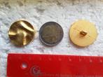 27 mm gouden knoop met verfrommeld patroon, schacht B279D, Ophalen of Verzenden, Nieuw, Knoop of Knopen