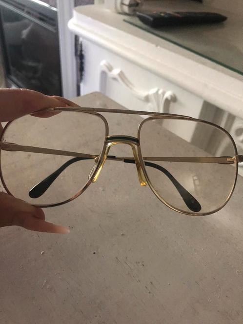 Populaire vintage bril Lacoste 101 met groene beentjes, Handtassen en Accessoires, Zonnebrillen en Brillen | Heren, Zo goed als nieuw