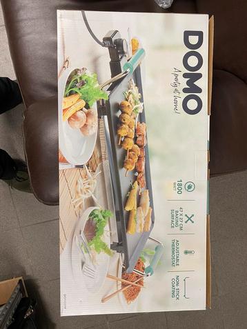 DOMO teppanyaki tout neuf dans la boîte.