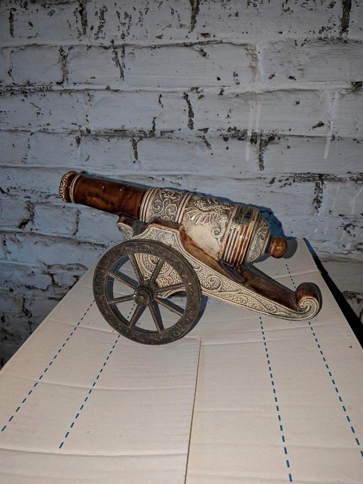 Prachtig kanonvormig decoratief keramiek, Antiek en Kunst, Antiek | Speelgoed