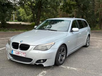 BMW 530D AUTOMAAT E61 LICHTE VRACHT, Autos, Argent ou Gris, 2 places, Noir, 5 portes