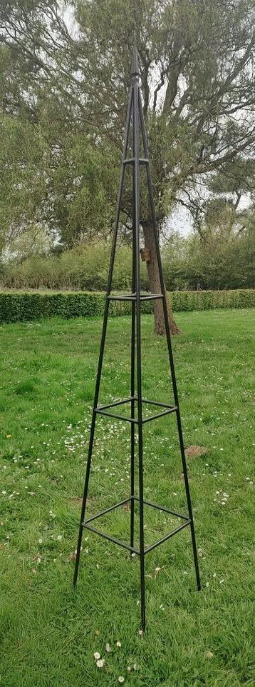 klimplantenrek, piramide, plantenstaander, rozenrek beschikbaar voor biedingen