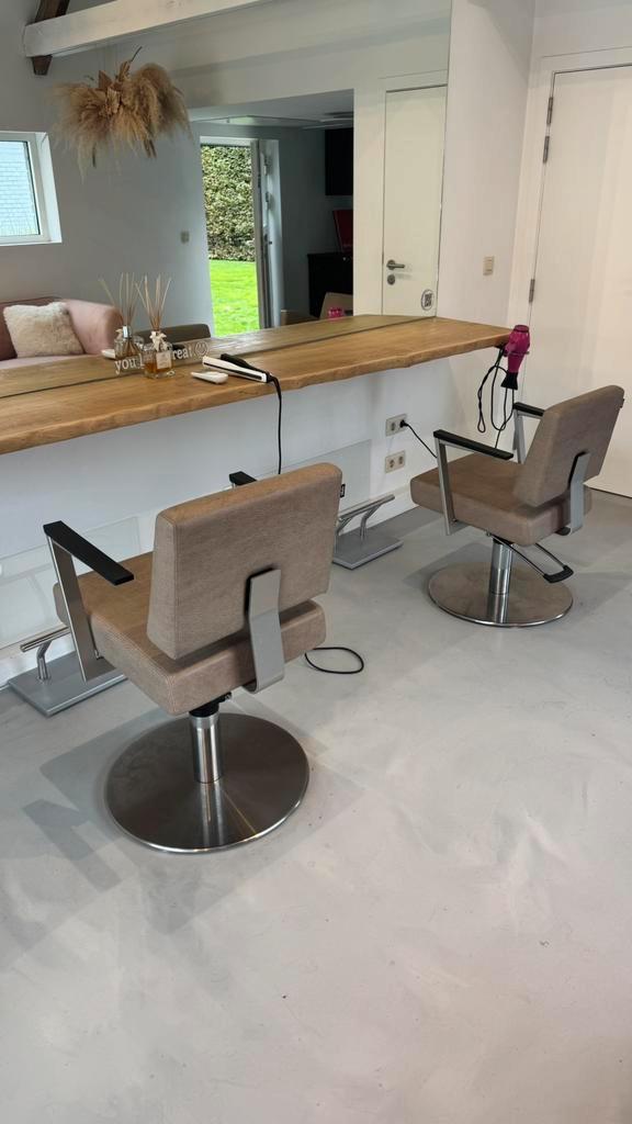 Kapperstoelen + ergonomische wastafel (zo goed als nieuw!), Zakelijke goederen, Overige Zakelijke goederen, Ophalen
