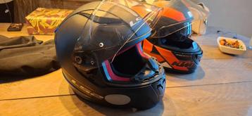 Moto helmen beschikbaar voor biedingen