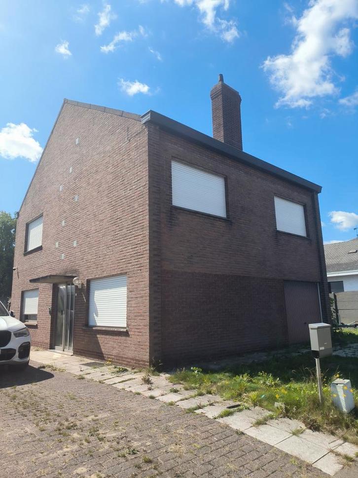 Ruime open bebouwing met 4 slaapkamers, garage en grote tuin, Immo, Huizen en Appartementen te koop, Provincie Oost-Vlaanderen
