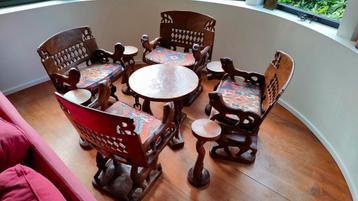 Salon africain en bois monoxyle du Dahomey, Enlèvement