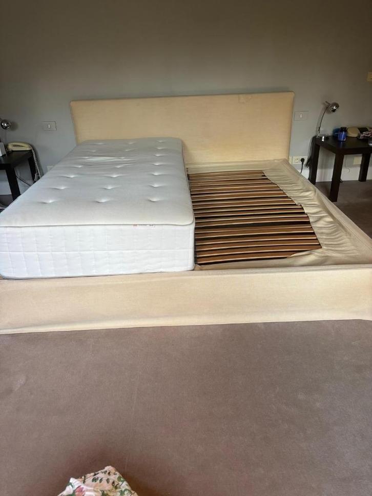 "Flamant" tweepersoonsbed, stoffen omkadering en lattenbodem, Huis en Inrichting, Slaapkamer | Bedden, Gebruikt, Tweepersoons