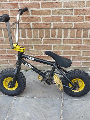 Mini rocker beschikbaar voor biedingen