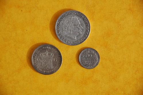 NL ZILVER : 10 c 1935 ,  1/2G 1922 , 1 G 1956, Postzegels en Munten, Munten | Nederland, Setje, Zilver, Verzenden