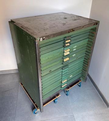 letterkast / zetbok / drukkerijkast beschikbaar voor biedingen