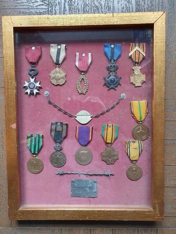 Medailles Belgische krijgsgevangene met plaatjes beschikbaar voor biedingen