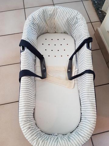 eerste babywieg beschikbaar voor biedingen