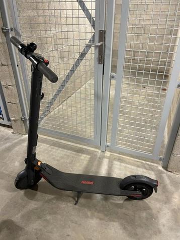 Zoe goed als nieuwe Ninebot step (met Originele oplader), Enlèvement, Comme neuf