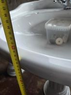 Lavabo met voet en kraan, Doe-het-zelf en Bouw, Ophalen, Gebruikt, Steen, Wastafel
