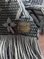 Sjaal Louis Vuitton, Enlèvement, Écharpe
