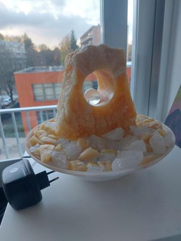 Roze kwartslamp/fontein  beschikbaar voor biedingen