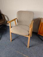 NOUS Living eetkamerstoel Alien, Huis en Inrichting, Stoelen, Ophalen, Zo goed als nieuw, Hout