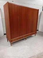 Mooie teakhouten Vintage kleerkast, Huis en Inrichting, Kasten | Kleerkasten, Ophalen, Teakhout, Met lade(s)