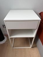 2 tables de chevet blanches, Huis en Inrichting, Slaapkamer | Nachtkastjes, Ophalen, Zo goed als nieuw, Minder dan 45 cm, 55 tot 70 cm