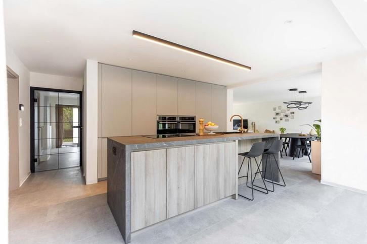 Nieuwe keuken Dovy, Huis en Inrichting, Stoffering | Vloerbedekking, Zo goed als nieuw, Ophalen