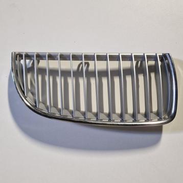 Grille chroom RECHTS BMW 3 serie - gebruikt E90 E91 - 511371 disponible aux enchères