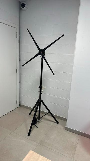 Hologram projector beschikbaar voor biedingen
