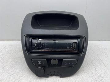 Radio van een Peugeot 107 beschikbaar voor biedingen
