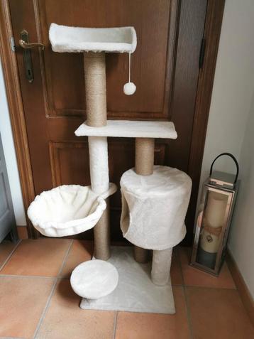 Arbre à chat beschikbaar voor biedingen