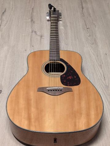 Gitaar YAMAHA FG800 disponible aux enchères