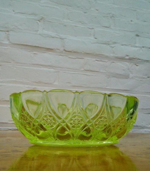 SCAILMONT - URANIUM glas art deco schaal, Antiek en Kunst, Antiek | Glaswerk en Kristal, Ophalen of Verzenden