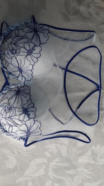 Leuke cropped top tulle bh wit blauw 75B 90B beschikbaar voor biedingen